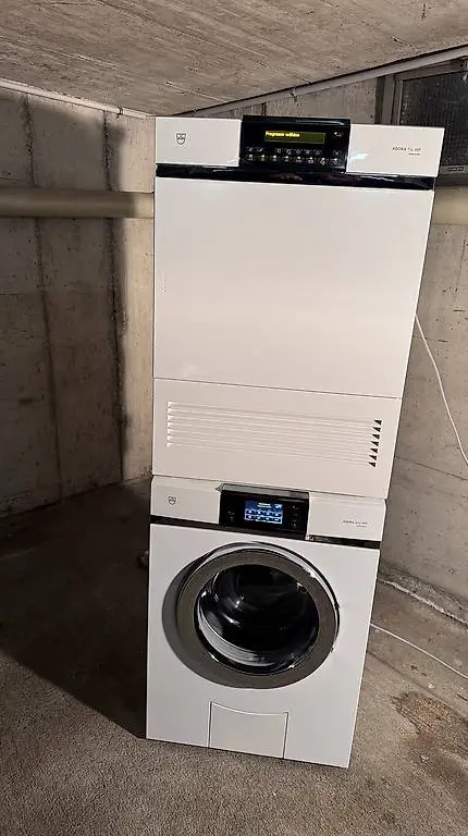 Waschmaschine und Trockner V Zug A+++