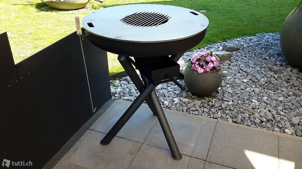 Feuerschale mit Grillplatte