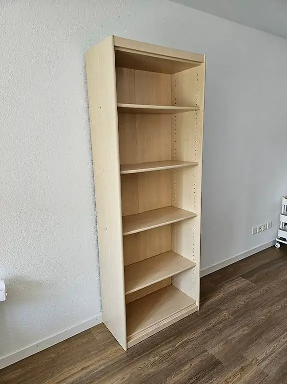 Holzschrank