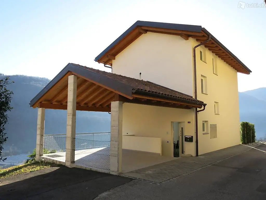  villa moderna con giardino