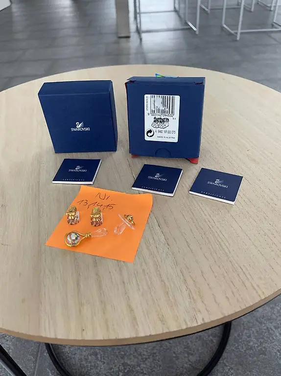 Swarovski Schnuller, Babyschuhe und Babyrassel 2003