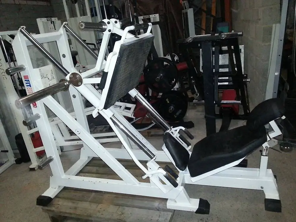 technogym-leg-press-45°-super-disc-loaded-beinpresse