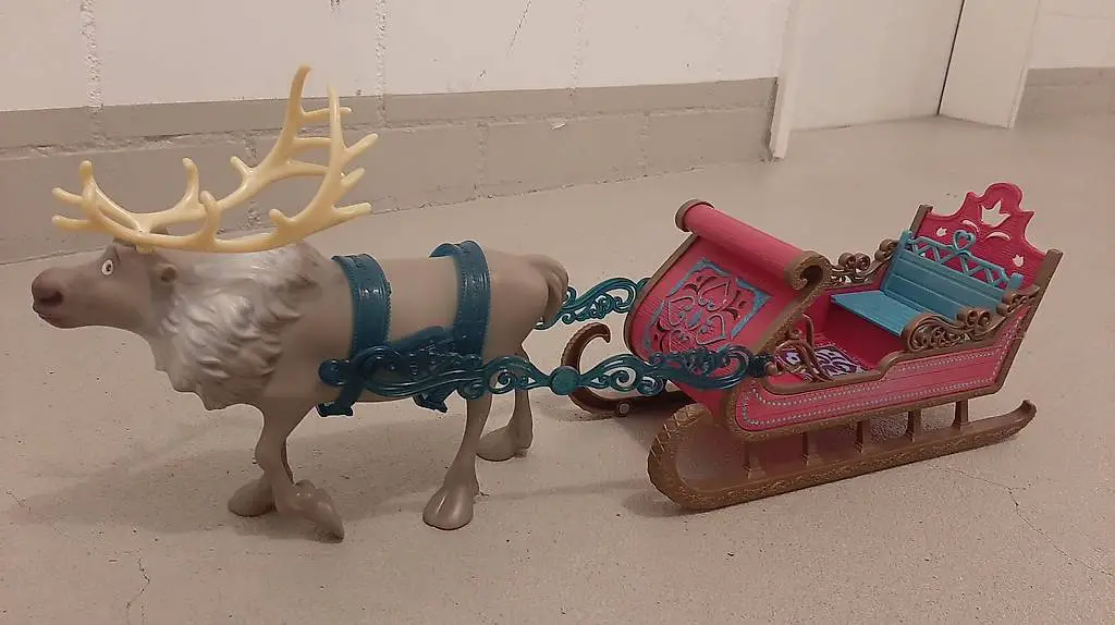 Mattel Frozen Anna Elsa Rentier Kutsche, Sven Schlitten