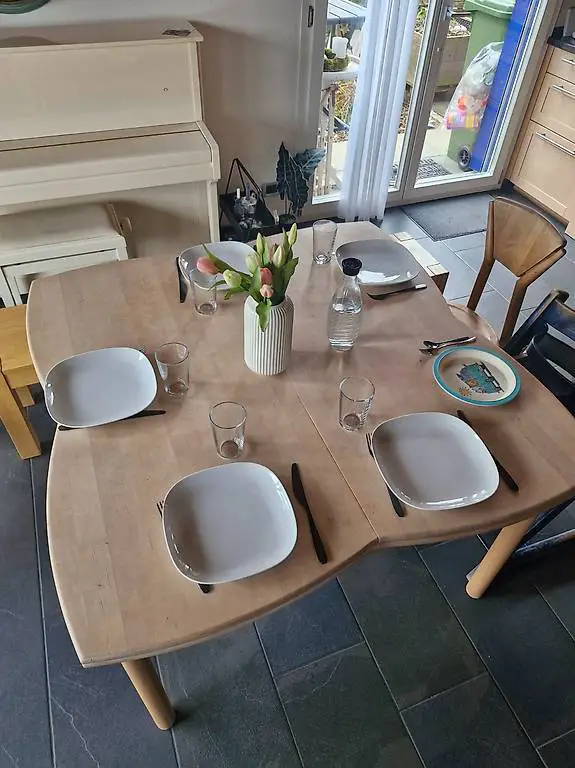 massiver Echtholz-Tisch Team7