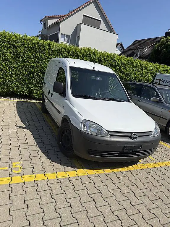 Opel combo benzine