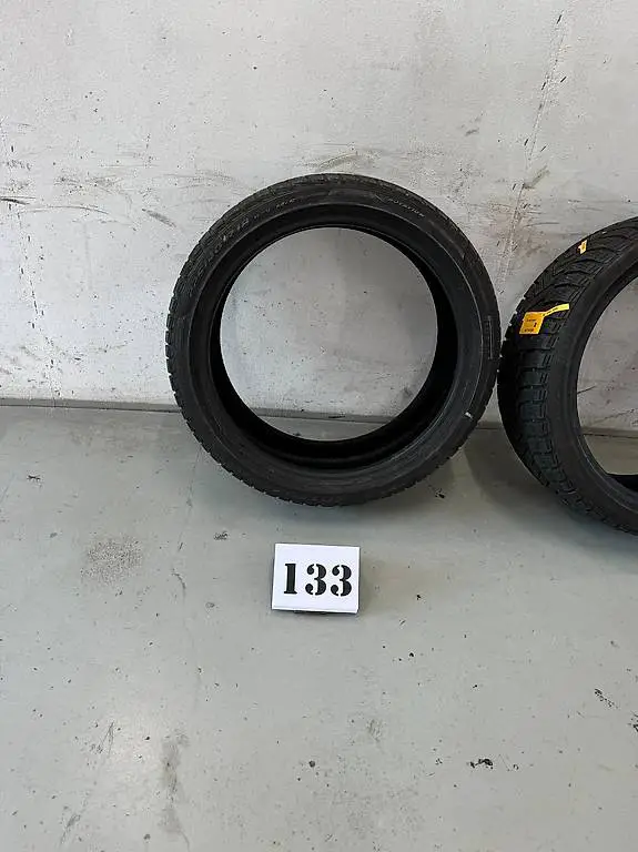 Pirelli Winterreifen 225/40/18 DOT 3519 / 2318