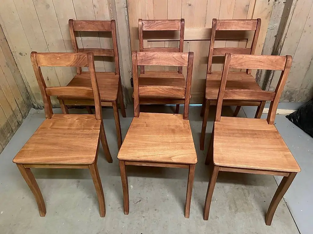 Biedermeierstühle aus Kirschbaumholz frisch geölt.