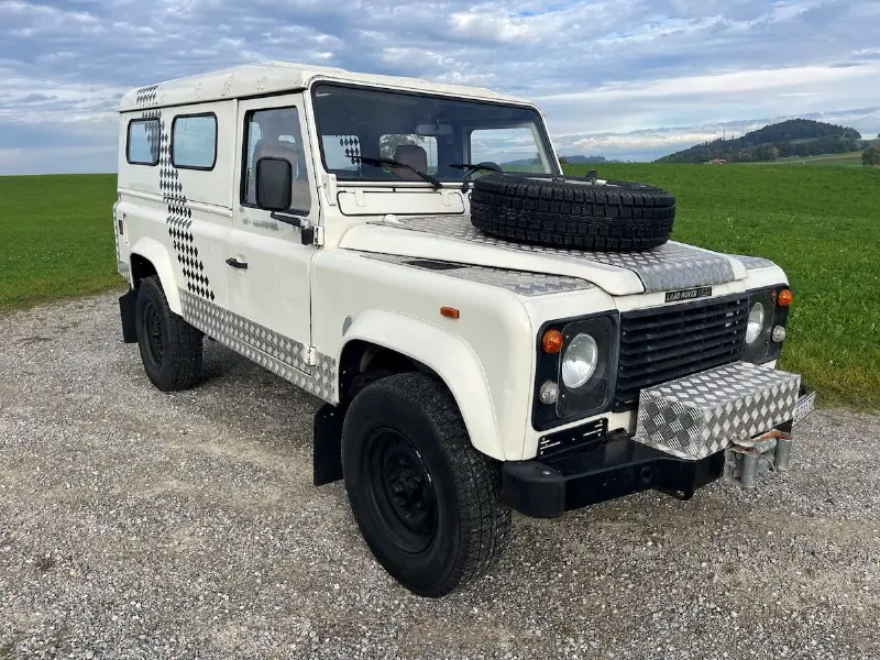 land rover defender 110 v8