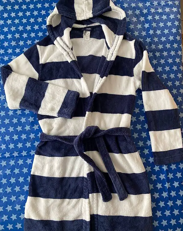 Flauschige Morgenmantel Gr. 146/152, gut wie neu