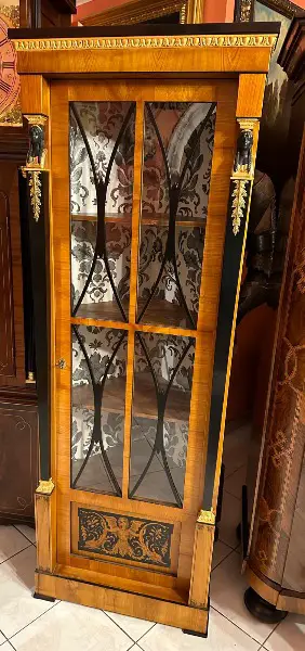 Empíre eckvitríne, antiker eckvitríne