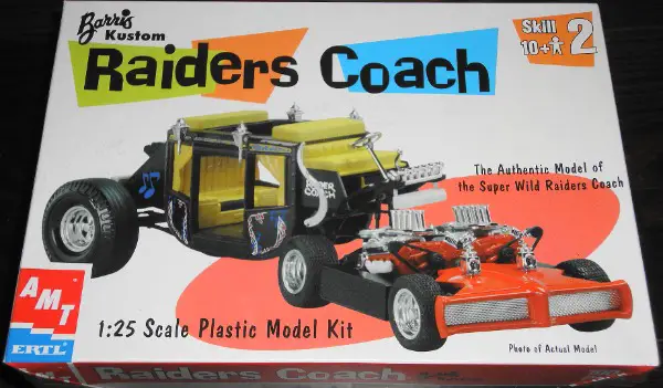 AMT Barris Kustom Raiders Coach 1:25