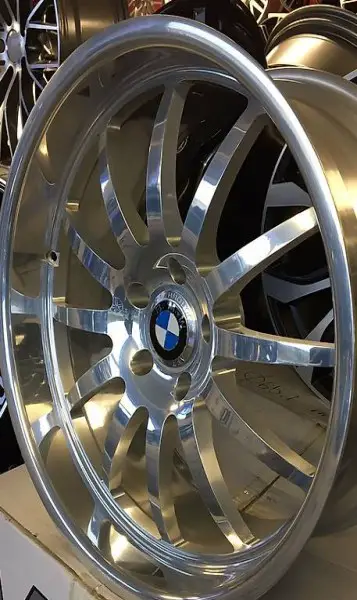  AEZ Schmiederad sehr leicht 750.- Stk