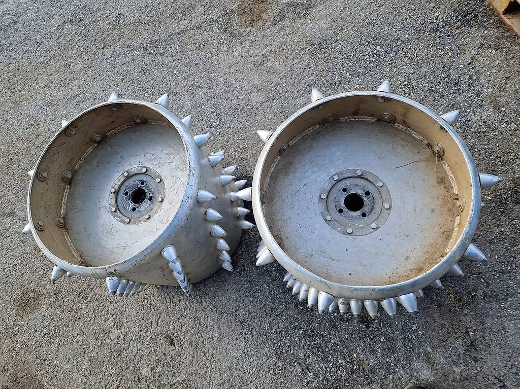 Grosse Stachelwalzen / Stachelräder
