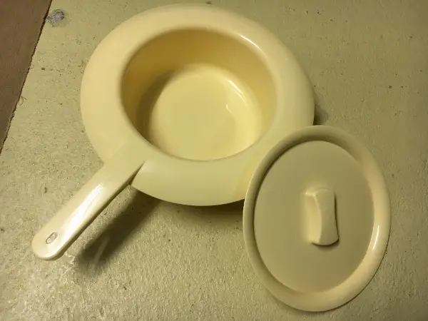 kaum gebrauchter gereinigter Nachthafen Nachttopf