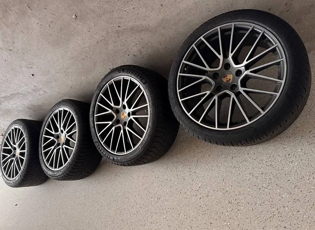 Original PORSCHE Cayenne Winterradsatz 21" RS Spyder Felgen