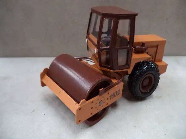 Case Vibromax Strassenwalze 1:35