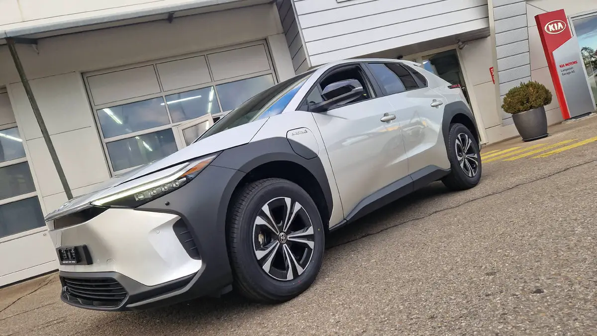 toyota bz4x 6.6 kw obc style awd