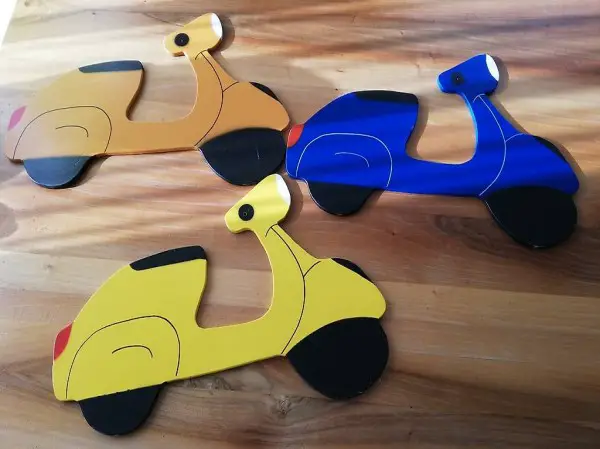 3 Vespatafeln aus Holz