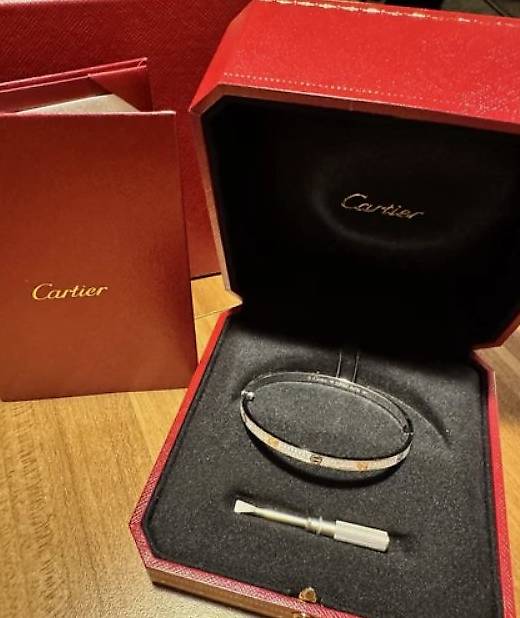 Cartier LOVE small mit Diamanten ausgefasst 750 Weissgold