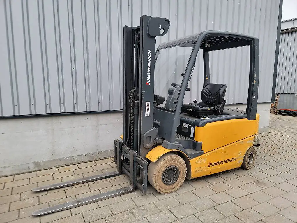 Stapler Jungheinrich EGF 425 Hub 330cm