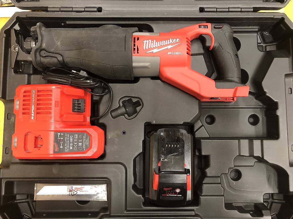 Milwaukee Säbelsäge M18 FSX