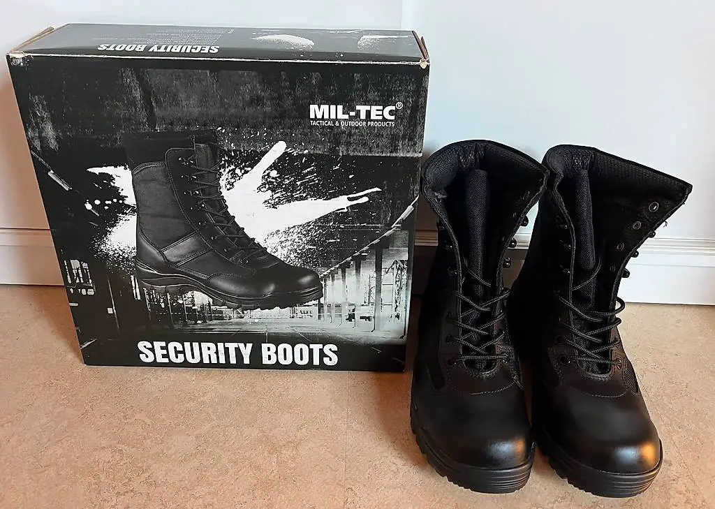 NEUE Sicherheits-Stiefel mit Stahlkappe, Grösse 39 (Unisex)