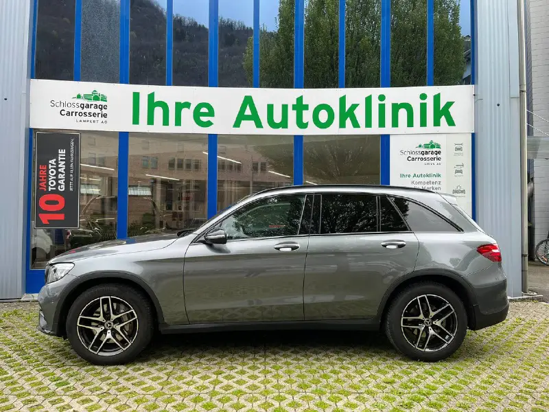 mercedes-benz glc 300 amg line 4m