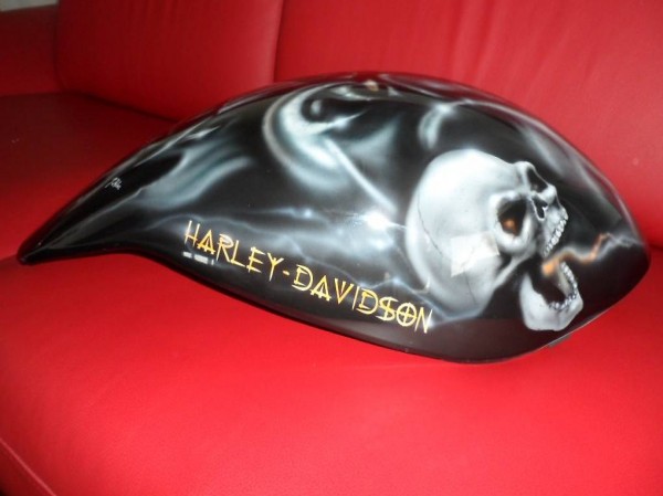 Harley Davidson VROD Airbox Cover Airbrush Skull