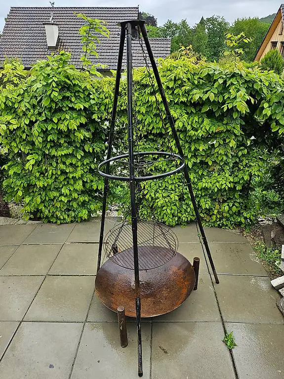 Feuerschale mit Grill