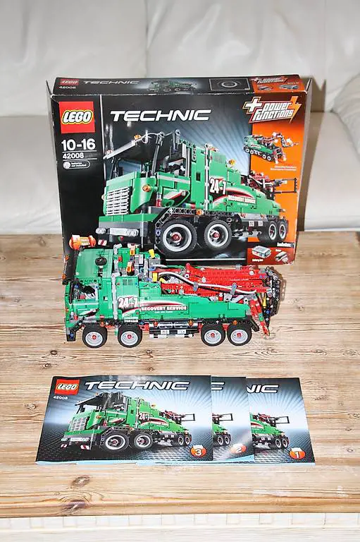 Lego Abschlepper 42008