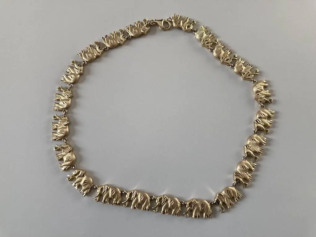 Elefanten-Collier 18 Karat lässt die Augen glitzern