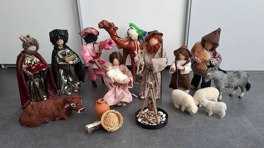 Schwarzenberger Krippen Figuren - riesiges Set, 18-tlg.