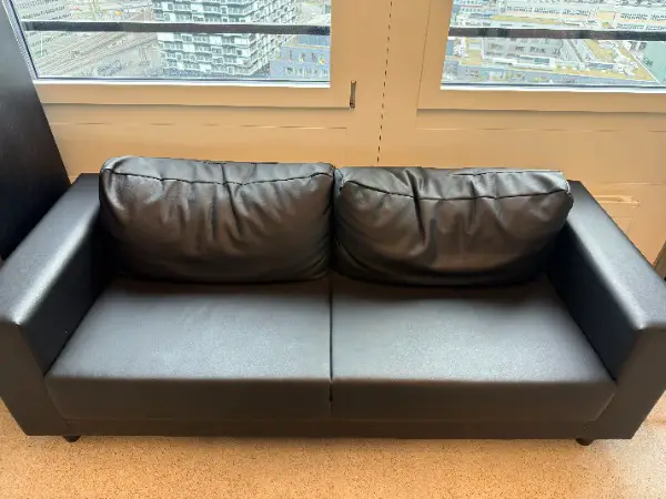 2er Sofa/Bürocouch schwarz (Lederlook) wenig benutzt Abholung