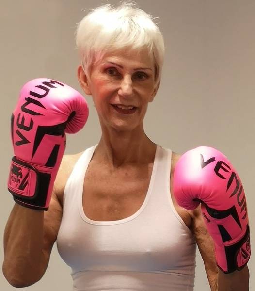 Femme trans pour amitié amoureuse