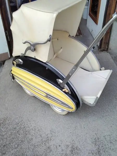 restaurierter Wisa-Gloria Kinderwagen