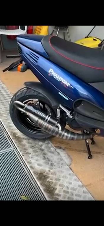 Malaguti f12 100 Auspuff