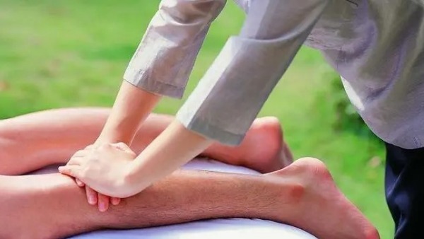 Wir bieten traditionelle chinesische Medizin Massage