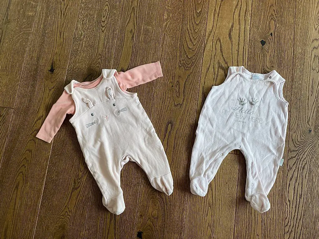 Strampler Grösse 62