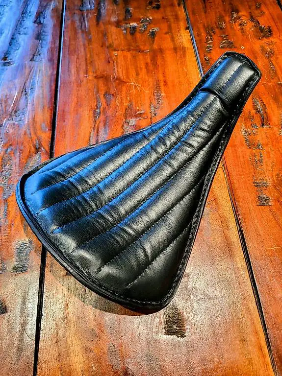 Harley Sportster Leder Solo Sattel