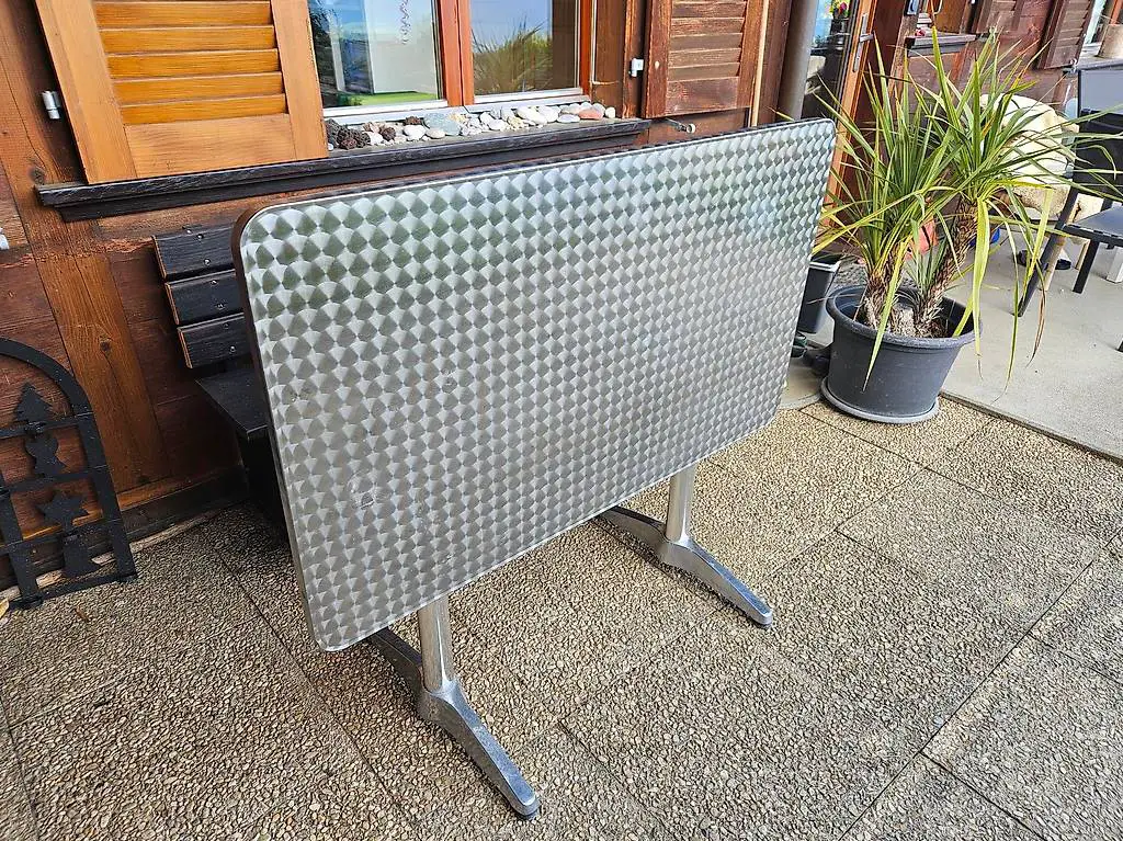 Gartentisch | zu verschenken