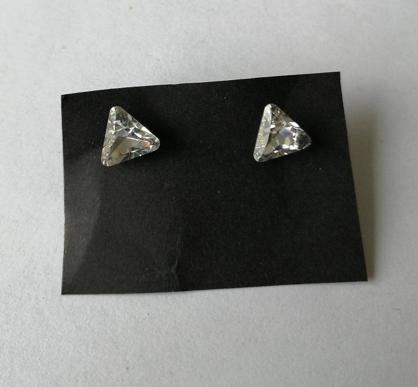 Orecchini a forma di triangolo