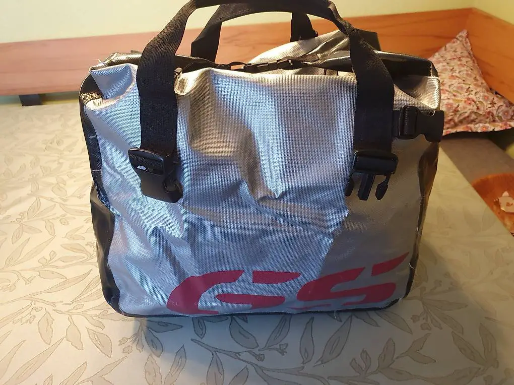 BMW 2x Motorradinnentaschen für Alukoffer zu verkaufen