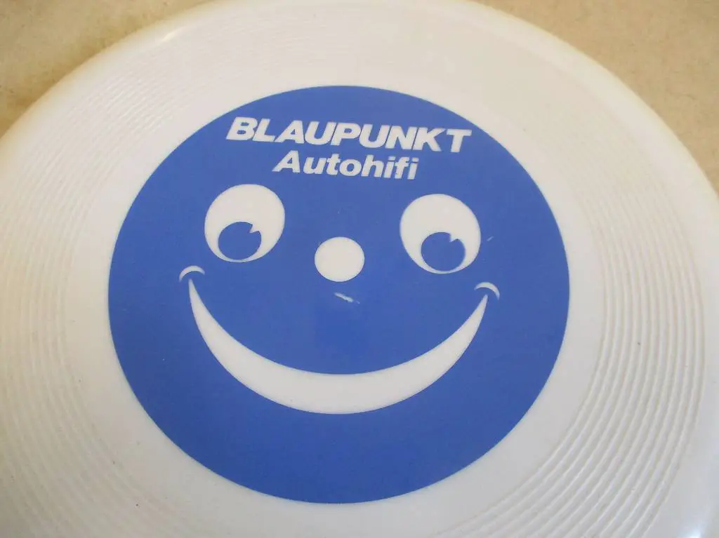 Frisbee BLAUPUNKT Auto-HiFi Radio Sammlerstück 80er Hit