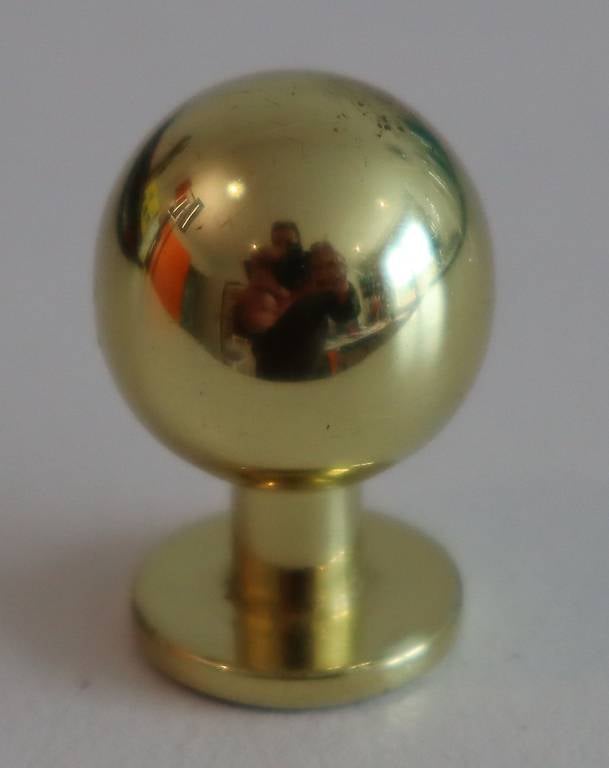 Möbelknöpfe / Kistengriffe