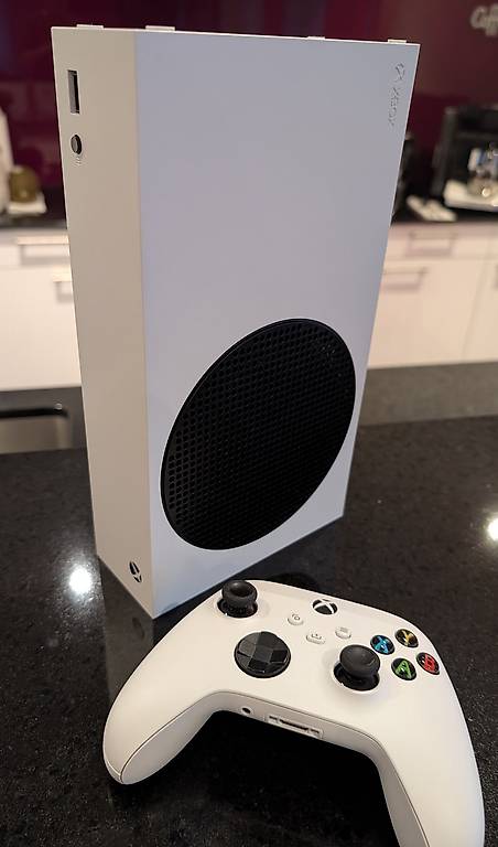 Microsoft Xbox Series S mit viel Zubehör