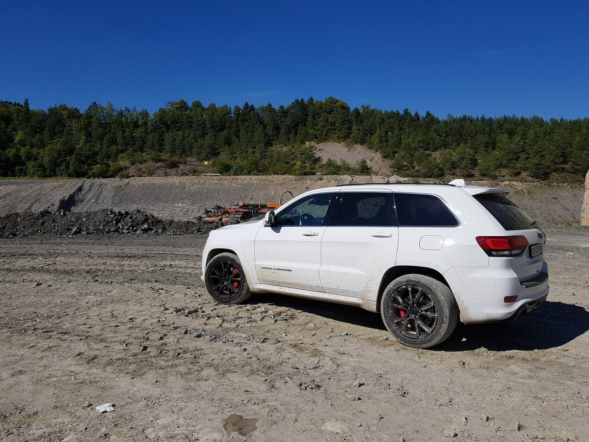 JEEP Grand Cherokee 6.4 V8 HEMI SRT8 Red Vapor