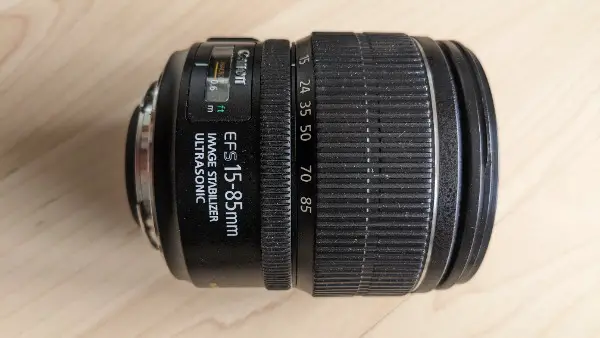 Canon Zoom Objektiv EF-S 15-85 IS USM