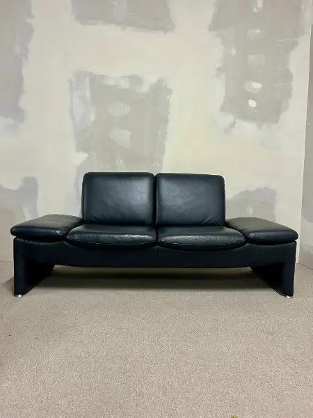 Leu Swiss Sofa schwarz Leder 2-Sitzer verstellbare Armlehnen