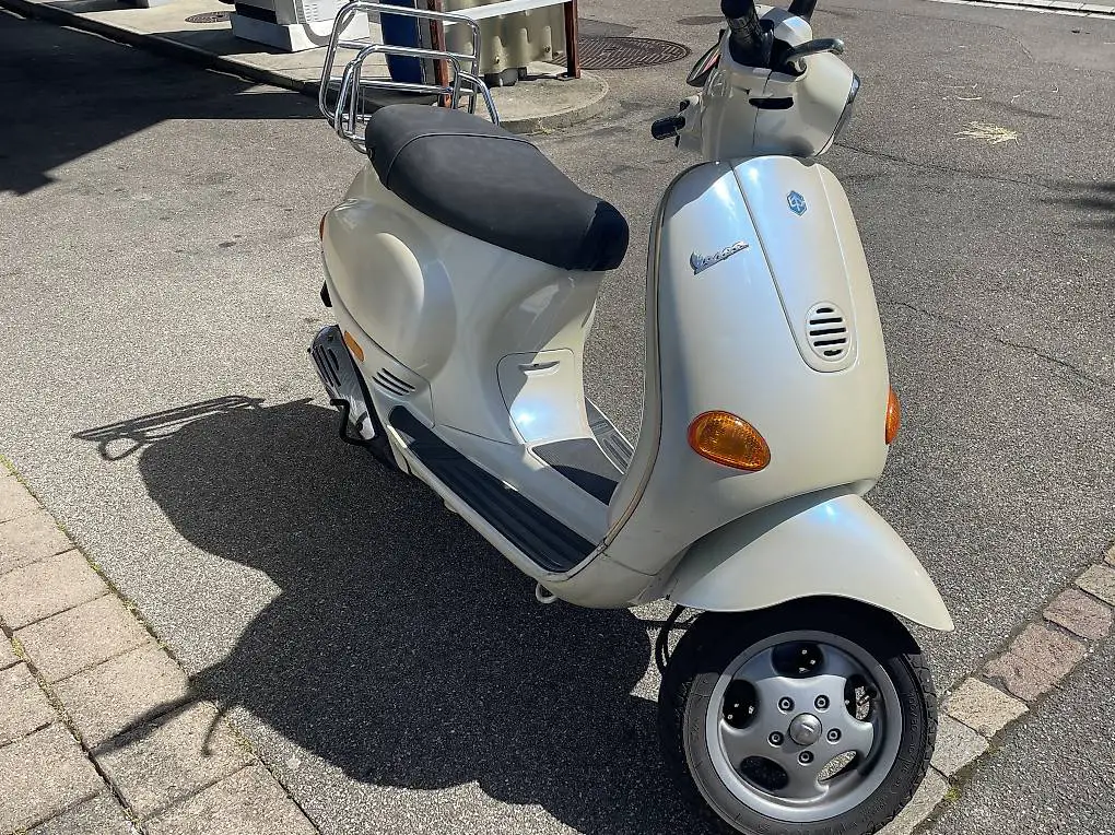 Schöne Vespa ET4 125ccm