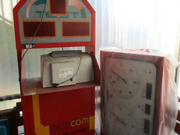 Prüfgerät = Plattenprüfgerät